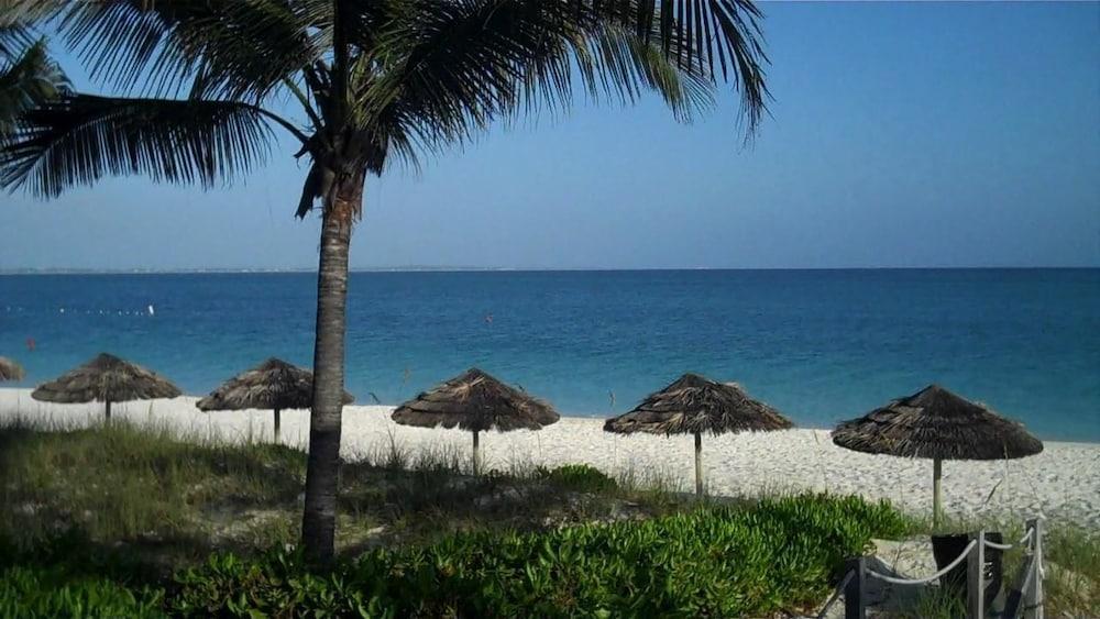 Sibonne Beach Hotel เกรซเบย์ ภายนอก รูปภาพ