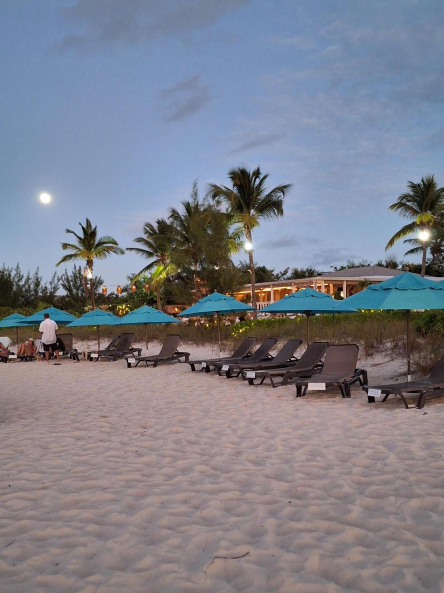 Sibonne Beach Hotel เกรซเบย์ ภายนอก รูปภาพ