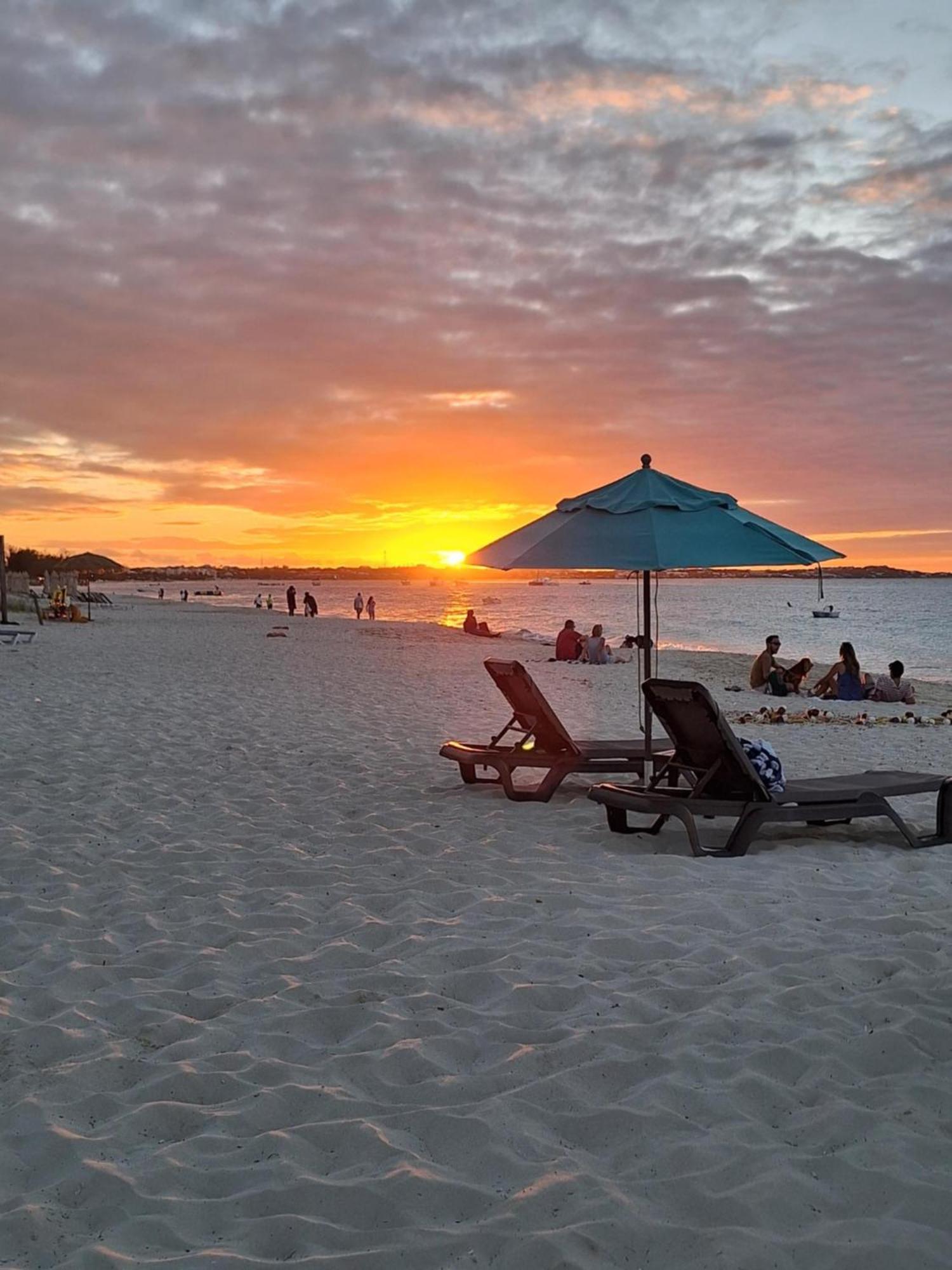 Sibonne Beach Hotel เกรซเบย์ ภายนอก รูปภาพ