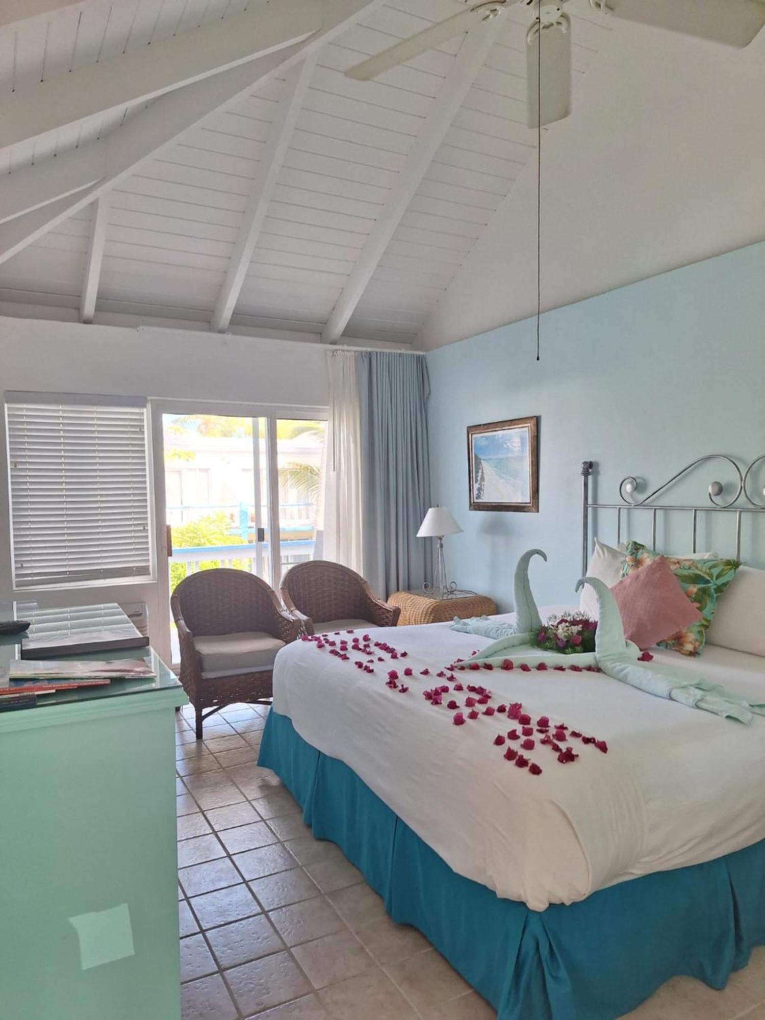 Sibonne Beach Hotel เกรซเบย์ ภายนอก รูปภาพ